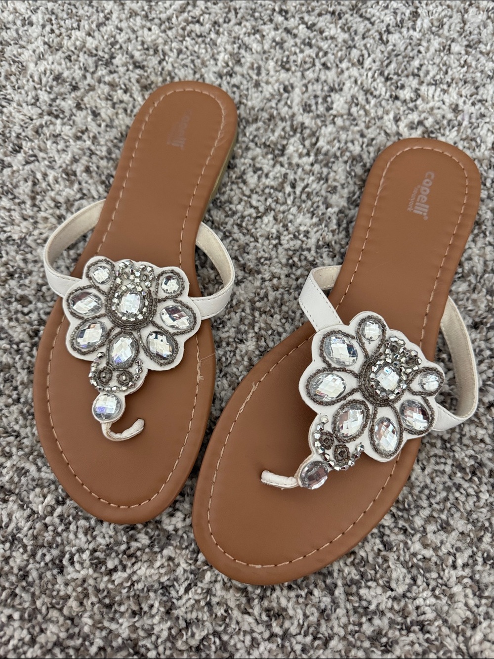 Capelli of New York White Jeweled Floral Toe-Ring Sandals